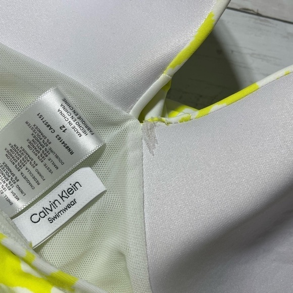 CALVIN KLEIN SWIM women’s bathingsuit 
Animal-Print One-Piece Swimsuit yellow 12 - Picture 10 of 10